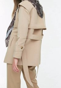 Trendyol Gabardina - beige