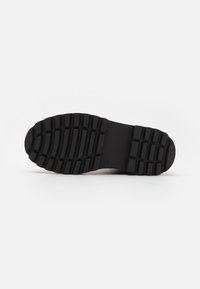 Tommy Hilfiger Šněrovací vysoké boty - black