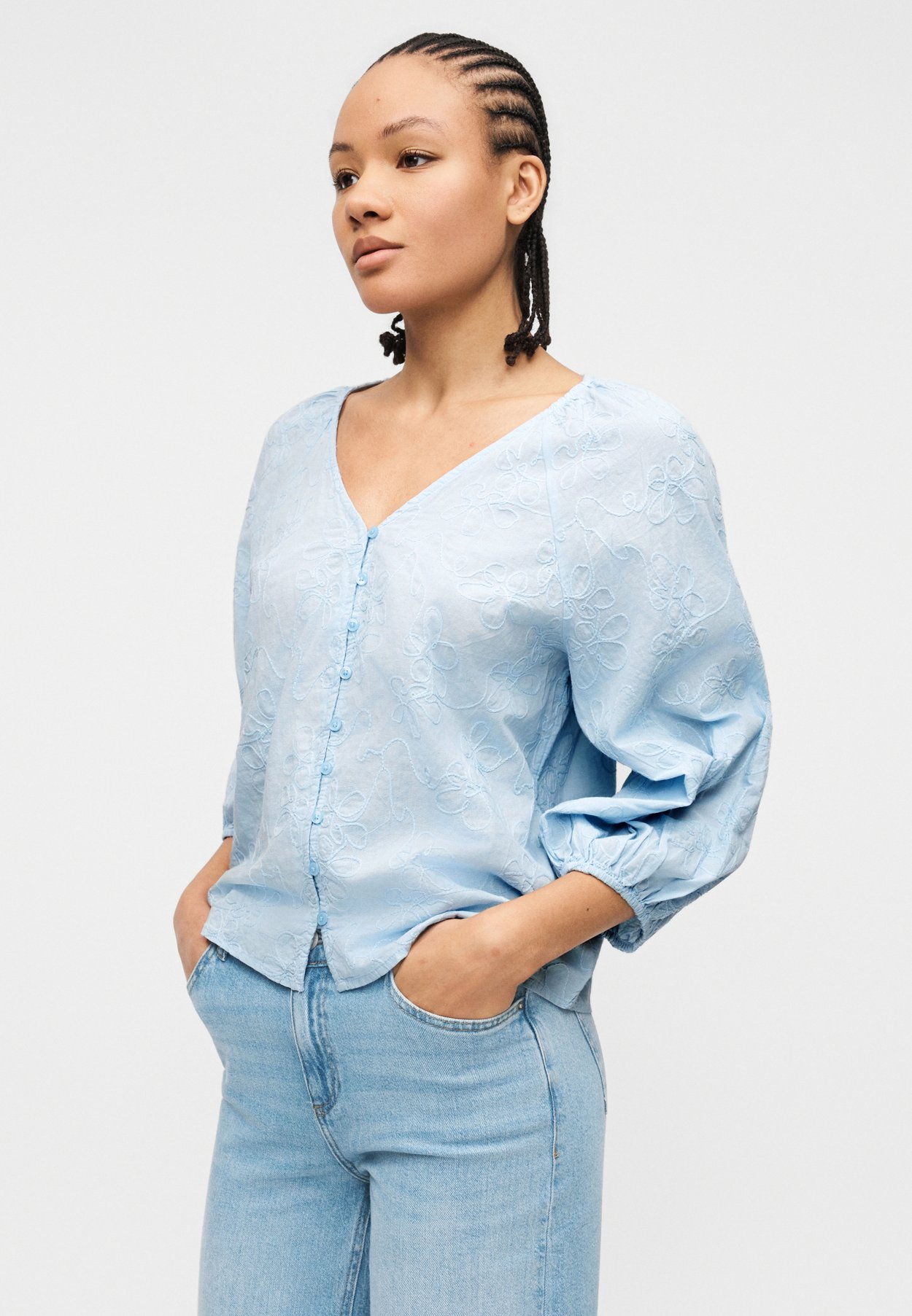 ONLZION V NECK
