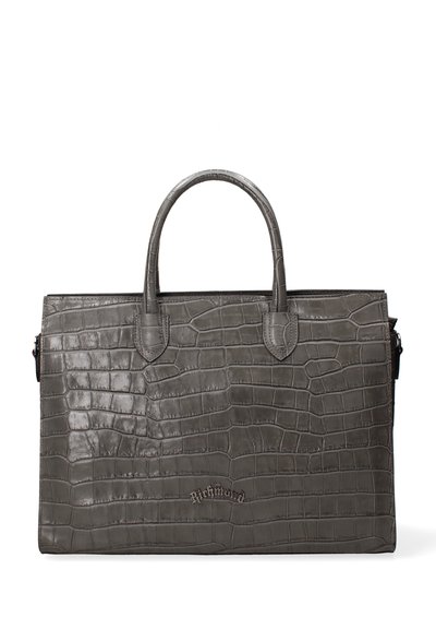 Sac à main en cuir gris gaufré crocodile avec deux poignées arrondies, fermeture éclair et logo débossé sur le bas à l'avant.