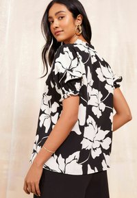 Friends Like These SHORT SLEEVE TIE NECK - REGULAR FIT - Blůza - black white