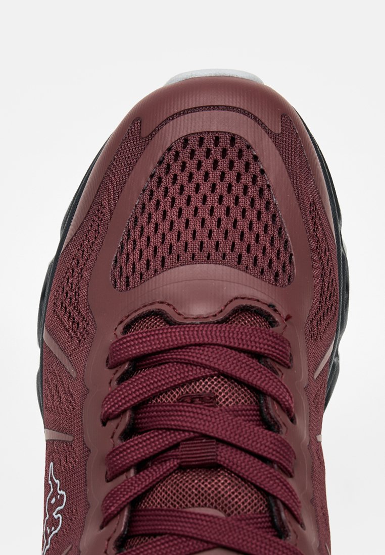 Sneaker low