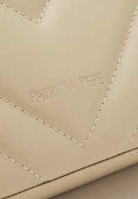 Patrizia Pepe BAG - Mala a tiracolo - ocean sand