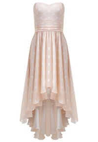 Vestido satinado sin tirantes de corte alto-bajo en color melocotón pálido con lunares blancos, cintura ajustada y falda fluida en capas.