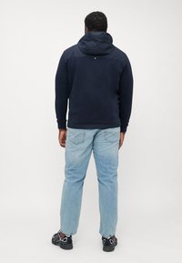 Thumbnail Image 4