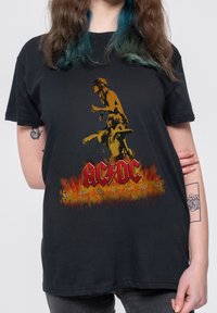 Paradiso Clothing AC DC BONFIRE - Print T-shirt - black