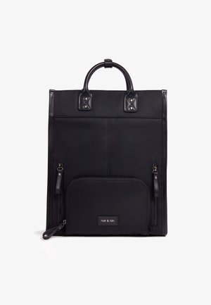 Sac à dos noir en nylon, avec une texture lisse, une poignée supérieure, une poche zippée à l'avant et des accents en métal. Design rectangulaire simple.