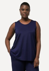 Top senza maniche blu navy con scollatura rotonda, realizzato in un tessuto leggero e liscio; presenta una vestibilità comoda e tasche laterali.