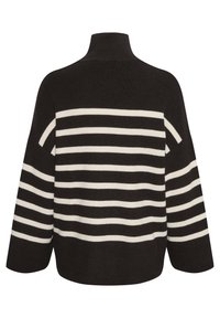 Jersey de rayas en blanco y negro con cuello alto, mangas anchas y un patrón de punto texturizado, con franjas horizontales en la parte posterior.