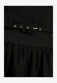 Sélectionné, black