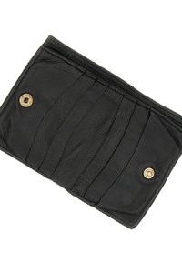 Portafoglio in pelle nera con molteplici scomparti per carte, finitura testurizzata e chiusura a scatto dorata. Forma compatta e rettangolare.
