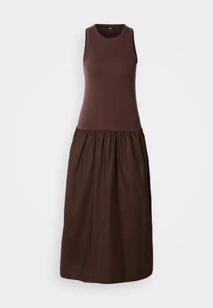 Brown sleeveless dress with a fitted top and flowing, gathered skirt. Made of soft fabric with a smooth texture.