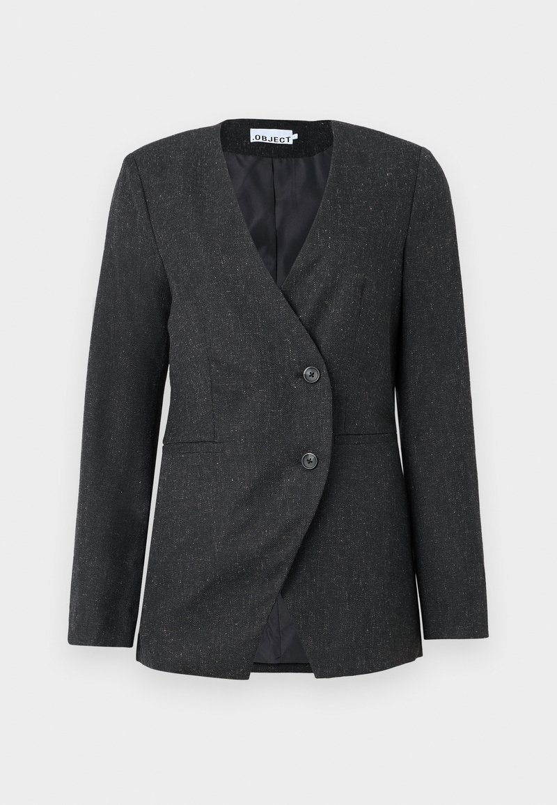Blazer tailorato grigio scuro realizzato in tessuto strutturato. Presenta un davanti doppiopetto con due bottoni e un colletto a revers.