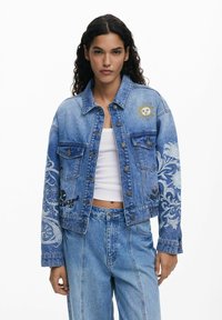 Desigual WITH ORIENTAL EMBROIDERY - Spijkerjas - blue