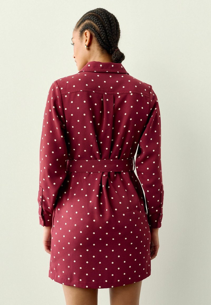 princess polly baby blue dress Next REGULAR FIT - LONG SLEEVE MINI TIE WAIST - Shirt dress - burgundy/red  spot/bordeaux