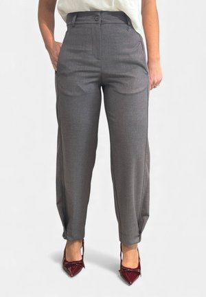 BARREL LEG CON BOTTONE SUL FONDO - Chino - grigio