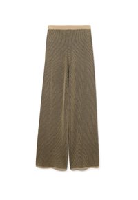 Pantalones de punto de pierna ancha en verde oliva con una cinturilla beige. Presentan una textura de canalé vertical y un corte hasta el suelo.