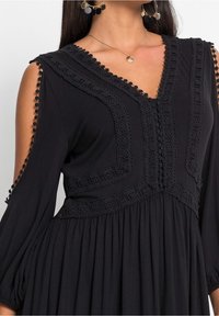 bonprix Vardagsklänning - black