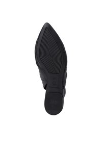 Tamaris T-bar sandals - black
