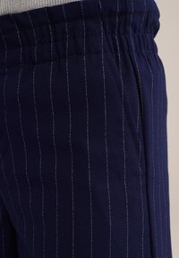 WE Fashion Kelnės - blue