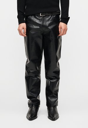 LANDON GLOSSED TROUSER - Δερμάτινο παντελόν ι - black