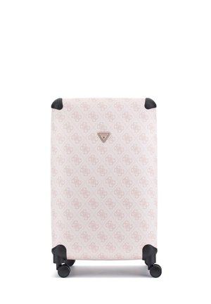 Valigia rigida rosa chiaro con un design decorato, dotata di accenti neri e ruote, e un dettaglio centrale con logo.