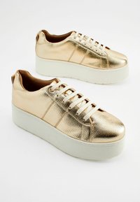 Next FOREVER COMFORT CHUNKY   - Matalavartiset tennarit - gold