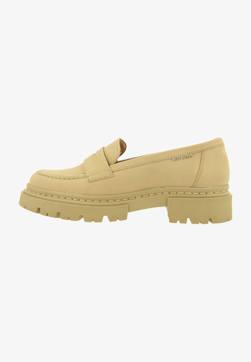 Beige instaploafers met een ronde neus, voorzien van een dikke, gestructureerde rubberen zool en subtiele stikdetails. Merkenlogo aan de zijkant.