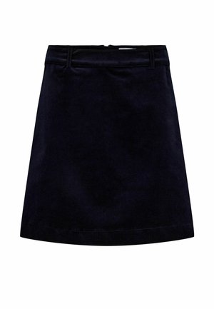 Schwarzer Corduroy-A-Linienrock mit Gürtelschlaufen und verborgenem Reißverschluss auf der Rückseite, präsentiert vor einem weißen Hintergrund.
