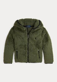 Sudadera con capucha de felpa verde con una textura suave, cierre de cremallera, bolsillos laterales y un ribete negro alrededor de la capucha y los puños. Presenta un logo en el pecho.