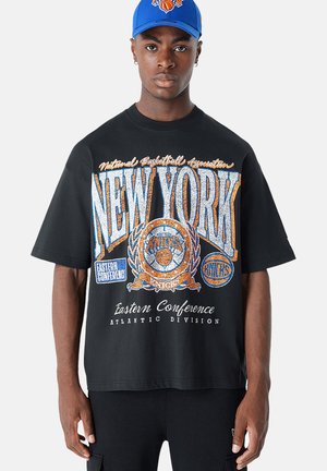 LIFESTYLE - T-shirt print - schwarzorange