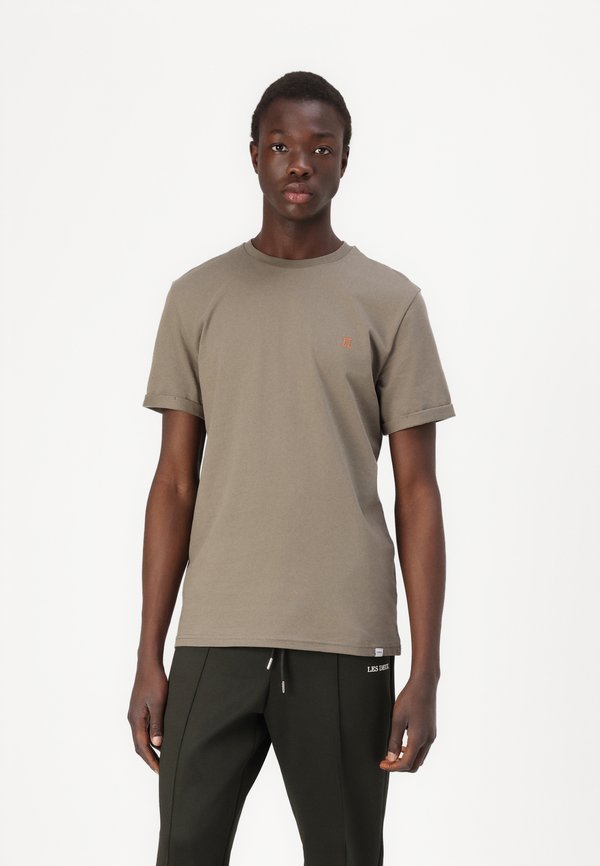 NØRREGAARD SEASONAL - Basic T-shirt - taupe