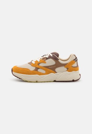 PROFELLO - Matalavartiset tennarit - ochre/off white