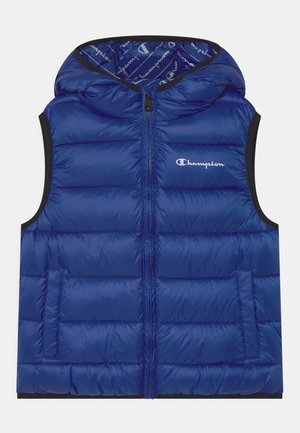 Gilet rembourré bleu avec capuche, doté d'un zip à l'avant, de poches latérales et de finitions noires. Intérieur doublé d'un tissu à motifs.