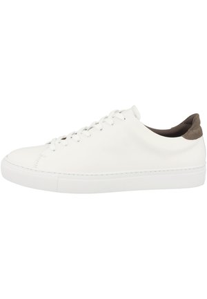 Trainers - white elephant suede gpf