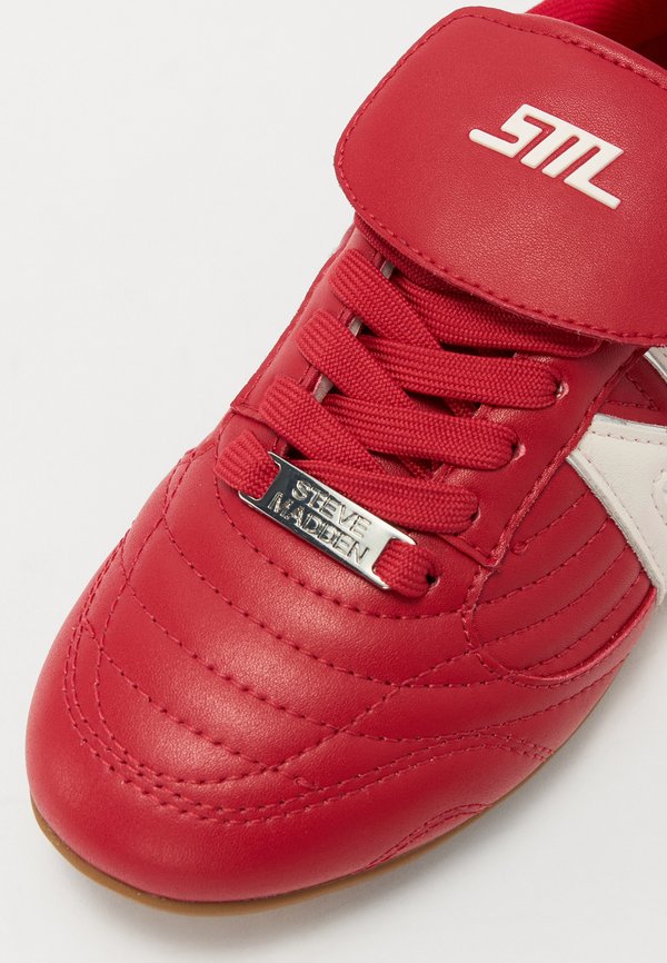 FREEKICK - Trainers3