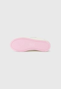 Tommy Jeans FLATFORM - Sneakers low - ecru/carnival pink