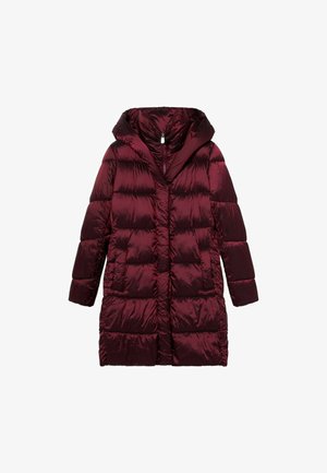 Vinrød dunjakke med hætte, der har et quiltet design, lange ærmer og en lynlås foran. Glat, skinnende tekstur.