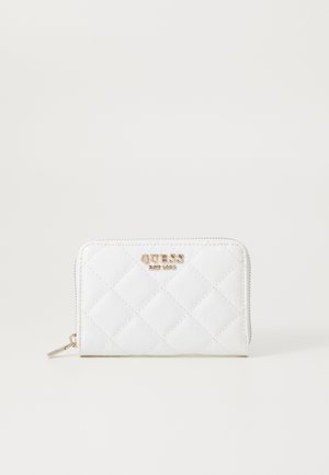 Portafoglio bianco trapuntato realizzato in materiale sintetico, con chiusura a zip e logo dorato stampato sul davanti.