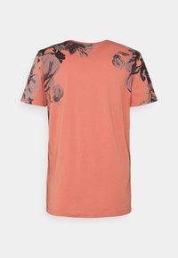 Jack & Jones PREMIUM CREW NECK - T-shirt estampada - canyon rose