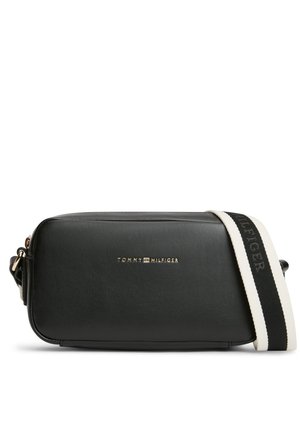 ESSENTIAL CAMERA - Keresztpántos táska - black