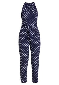 Granatowy kombinezon w kropki, z dekoltem na halter, dopasowaną talią z przewiązką i zwężanymi nogawkami. Wykonany z lekkiego materiału.