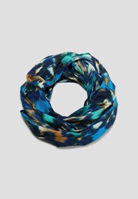 s.Oliver Szalik komin