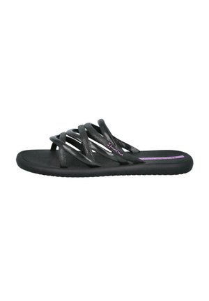 Sandalia de flip-flop negra con suela texturizada, múltiples tiras trenzadas y un acento morado. Material de goma suave, diseño plano.