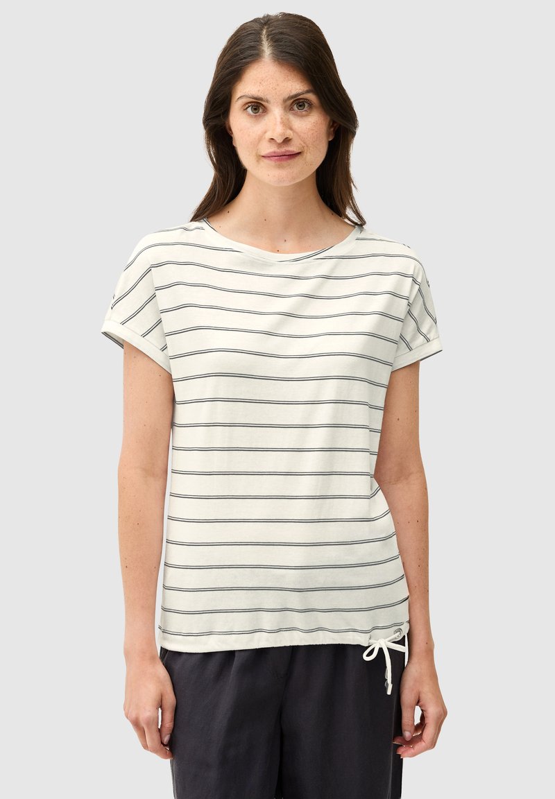 Weiß gestreiftes T-Shirt mit umgeschlagenen Ärmeln, Rundhalsausschnitt und einem Kordelzugdetail am unteren Saum. Weiche Stoffstruktur, lässiges Design.