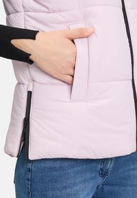 Amber & June Vest - viola