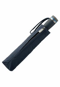 Marine blauwe stoffen parapluhouder met een ritssluiting. Voorzien van een zilveren metalen accent en bevestigd met een zwarte draad. Compact rechthoekige vorm.