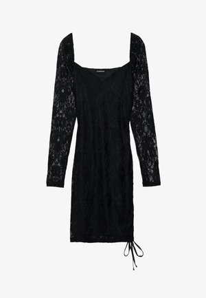 Schwarzes Spitzenkleid mit langen, durchsichtigen Ärmeln, quadratischem Ausschnitt und figurbetontem Schnitt. Mit einem Kordelzugdetail am Saum.