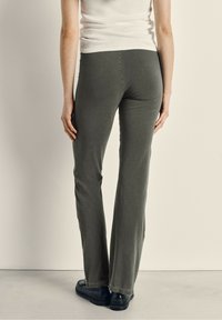 American Vintage JOGGING PYMAZ - Leggings - Hosen - carbone vintage