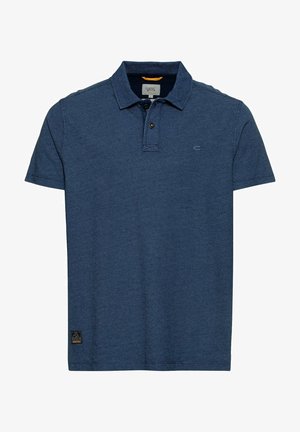 Polo bleu à manches courtes en tissu texturé, avec patte de boutonnage à deux boutons, petit logo sur la poitrine et un patch en tissu près de l'ourlet.